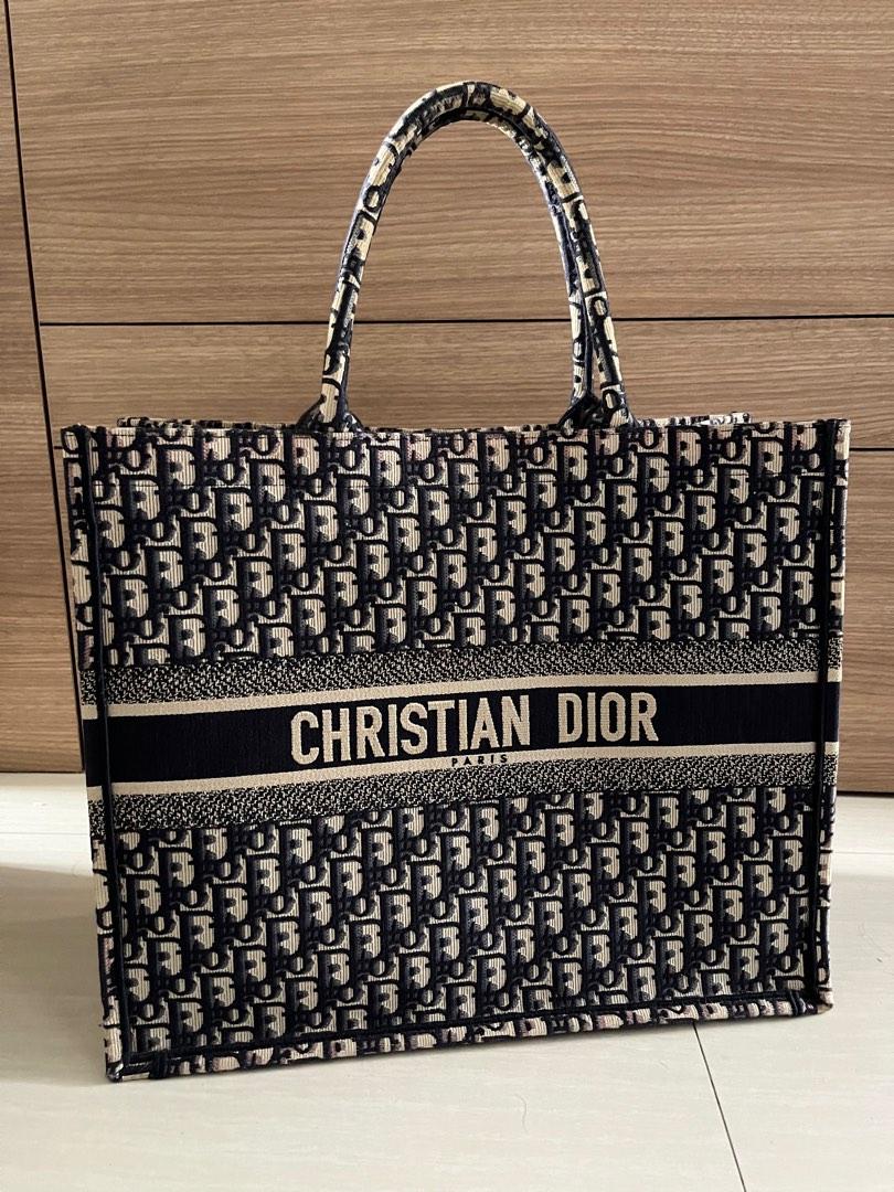 Large Dior Book Tote White and Pastel Midnight Blue Toile de Jouy Mexico  Embroidery (42 x 35 x 18.5 cm)