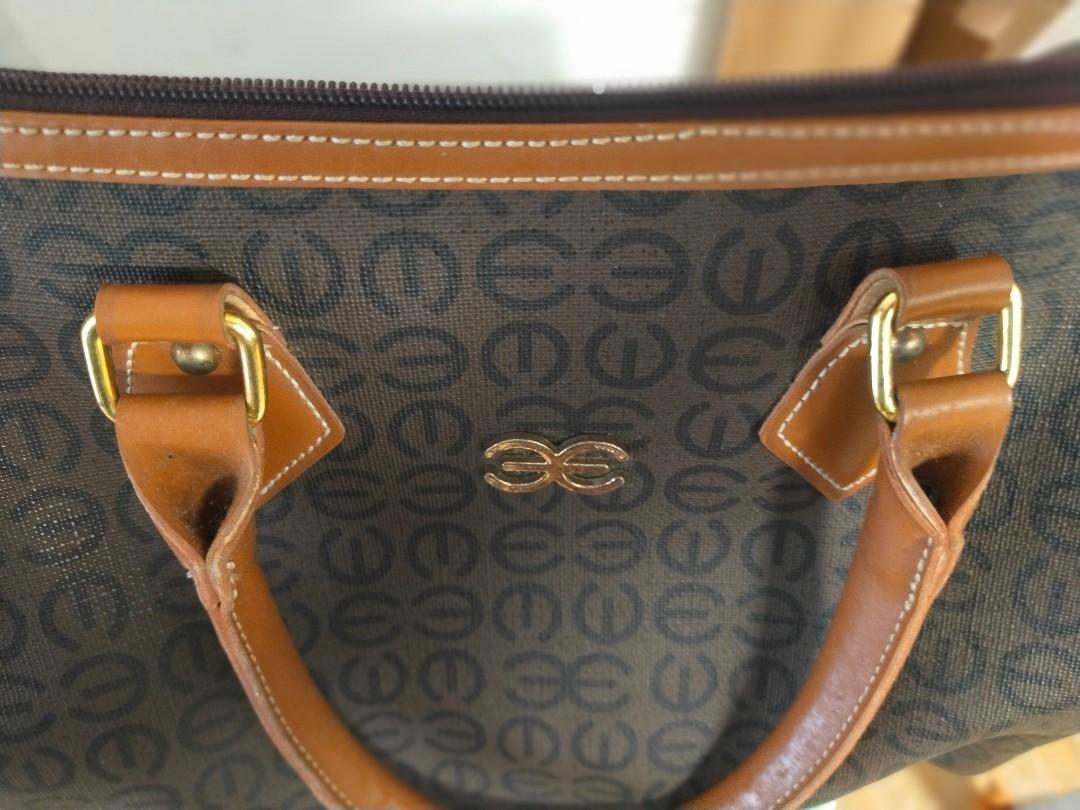 Esquire doctors bag, Women's Fashion, Bags & Wallets, Clutches on Carousell