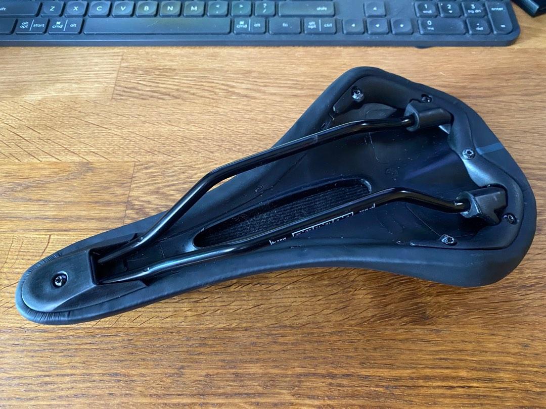 Giant MTB Saddle, Sports Equipment, Bicycles & Parts, Parts