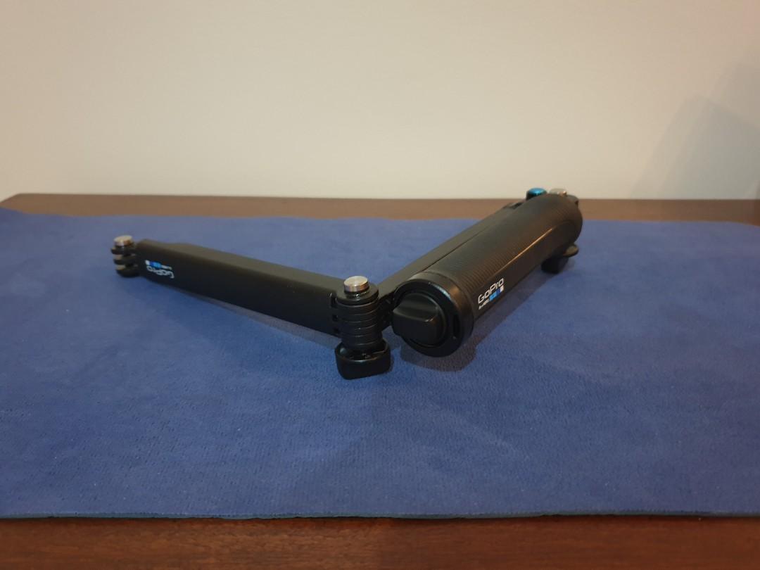 GoPro 3-way monopod (Category: Tripods & Monopods) located in Bantay. Submitted by backyardcyclist (Listing ID 1187792360, Image 3). Description: GoPro 3-way monopod for GoPro and other action cameras original box and tag are already gone can be extended and folded color black with logo and branding NO issues measurements: fully extended: 50cm folded: 19cm handle diameter: 3.7cm tripod component: 14cm P1,200.00.