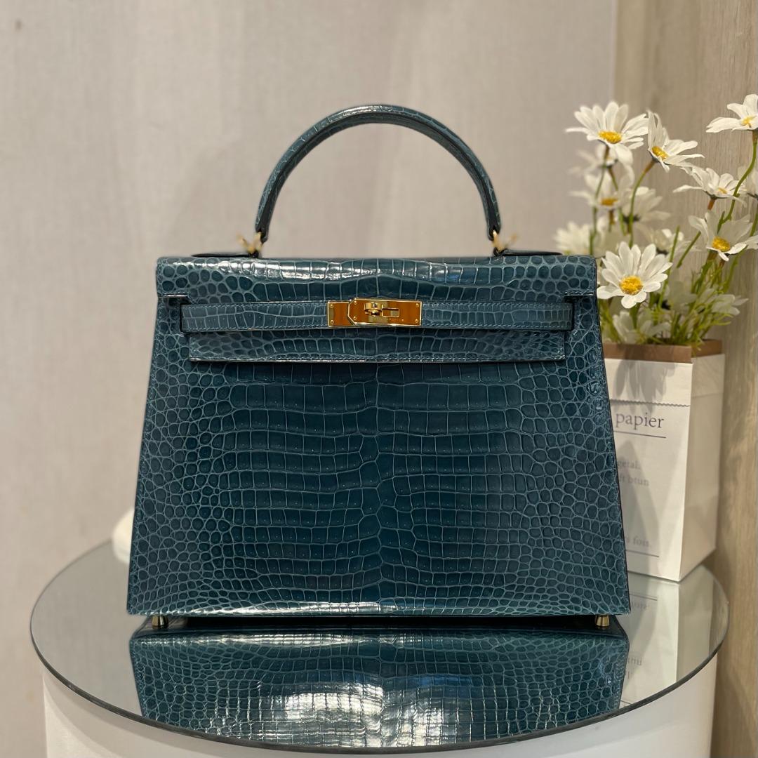 RARE! Hermes Constance 18 Bleu Glacier GHW, Women's Fashion, Bags &  Wallets, Shoulder Bags on Carousell