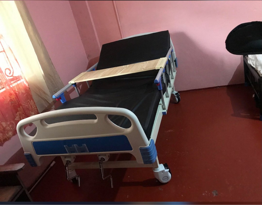 Hospital bed, Health & Nutrition, Medical Supplies & Tools on Carousell