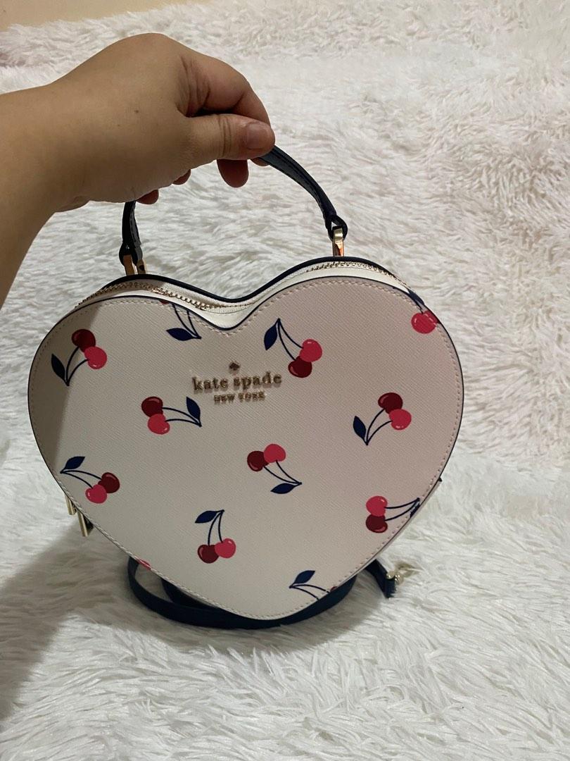 Kate spade heart (Category: Luxury Bags & Wallets) located in Pasig City. Submitted by jackie_ginger (Listing ID 1187813128, Image 3). Description: Onhand with tag and care card 💯orig from US.