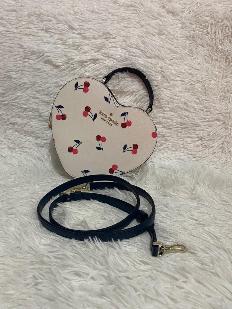 Kate spade heart (Category: Luxury Bags & Wallets) located in Pasig City. Submitted by jackie_ginger (Listing ID 1187813128, Image 1). Description: Onhand with tag and care card 💯orig from US.