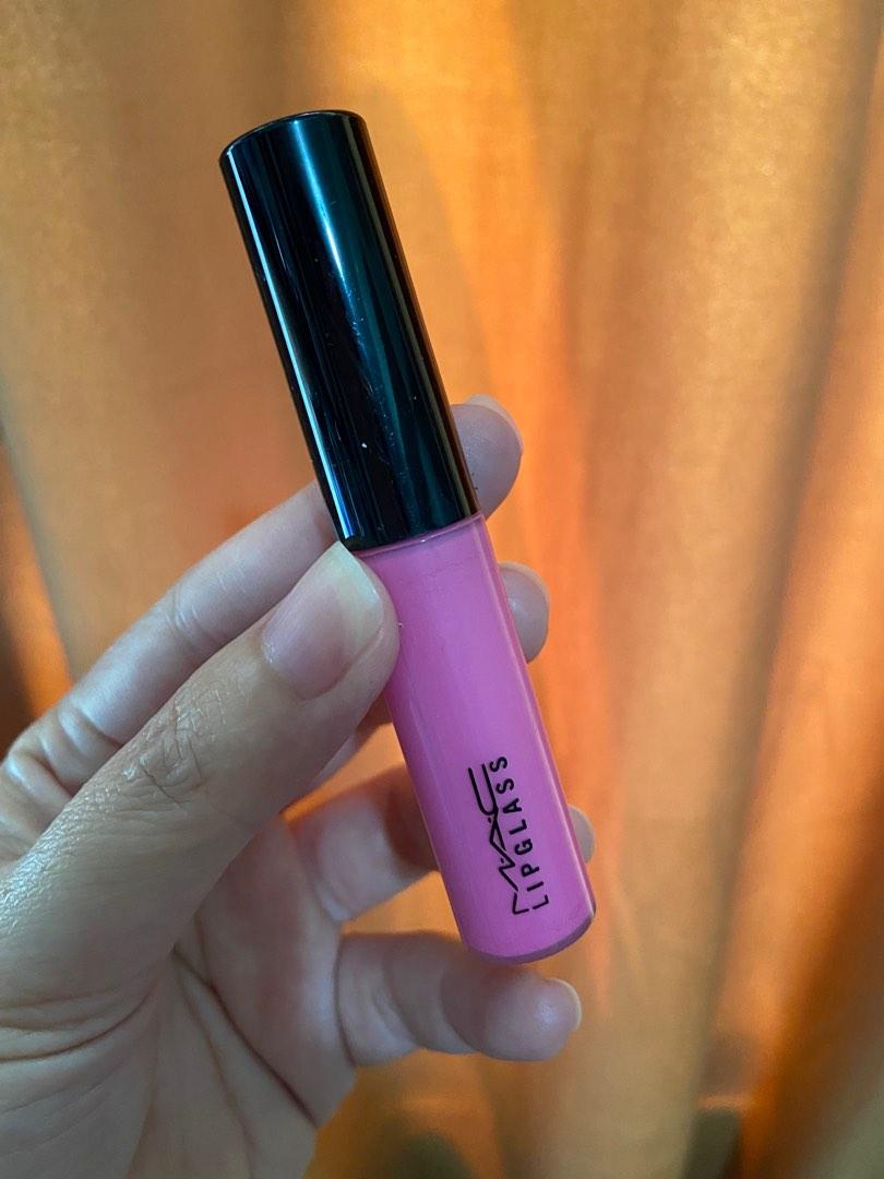 Mac lipglass (Category: Makeup) located in Cebu City. Submitted by bebejosephinetandy7213 (Listing ID 1187730915, Image 1). Description: Mac lipglass 💯 authentic.
