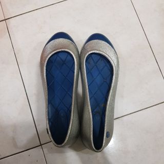(Category: ) located in . Submitted by ainadanit (Listing ID 1187753171, Image 1). Description: .