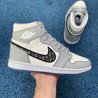 (Category: ) located in . Submitted by sneakerassembly (Listing ID 1187797570, Image 1). Description: .