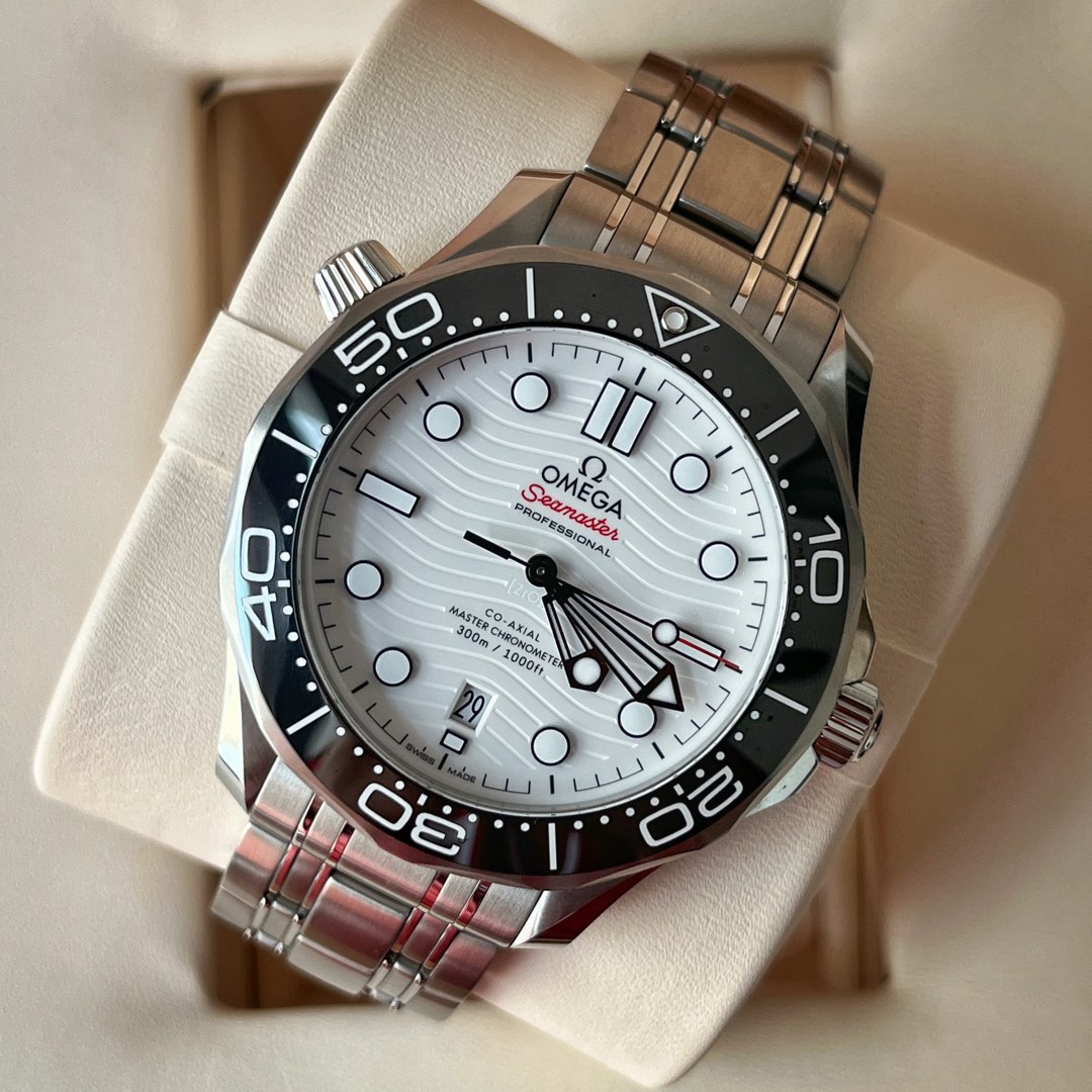 White dial deals seamaster 300
