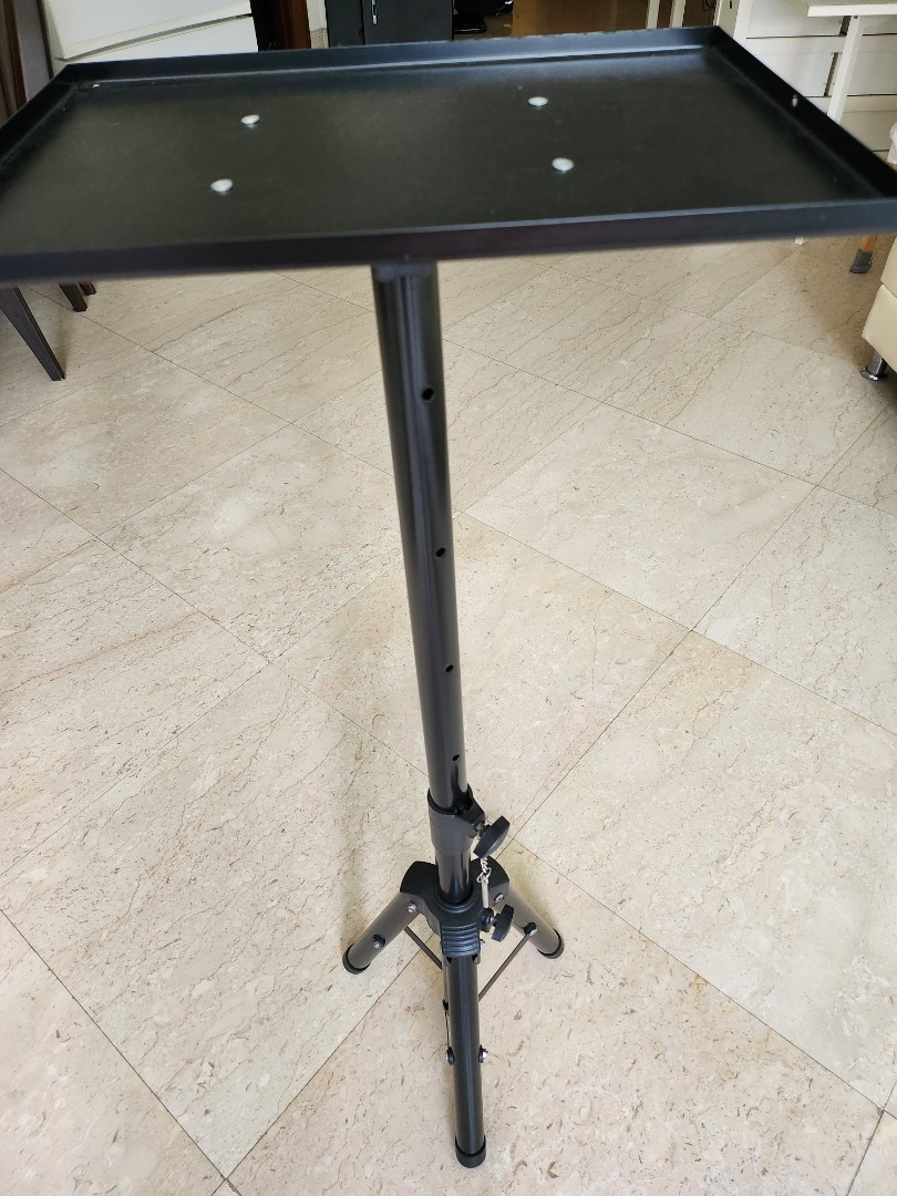 Projector stand, TV & Home Appliances, TV & Entertainment, Projectors on Carousell