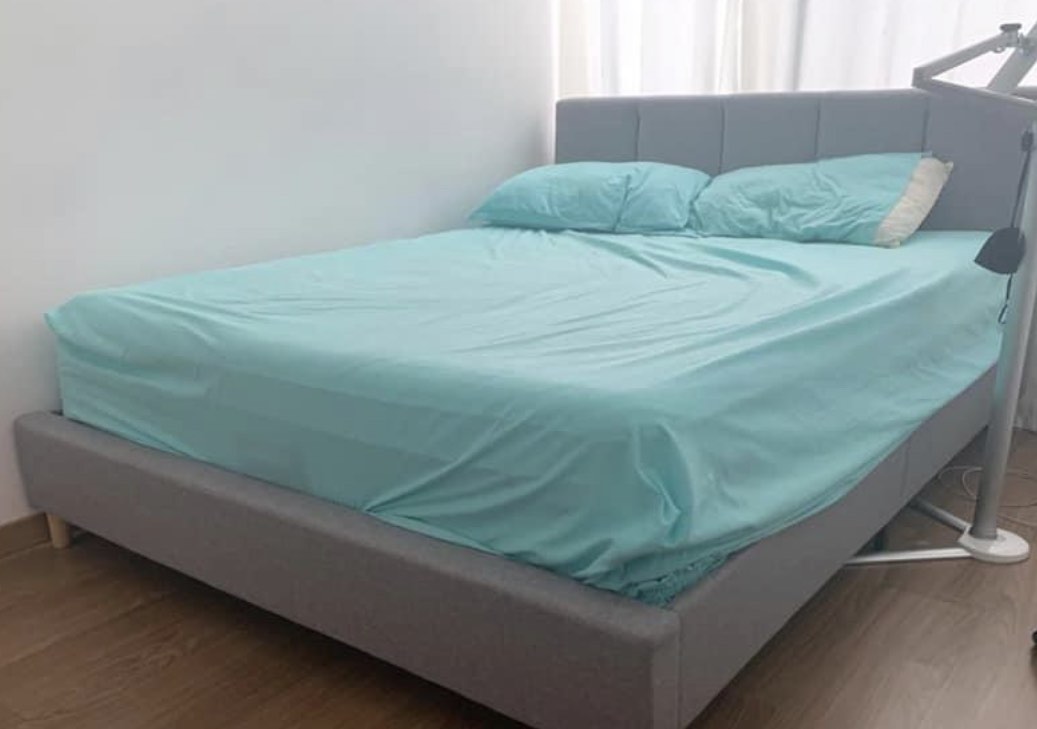 Queen size Premium Uratex Mattress Memory foam w/ Headboard, Furniture