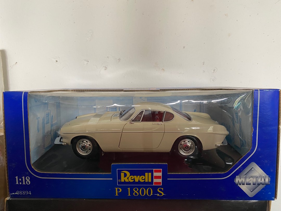 Revell volvo p1800 sales