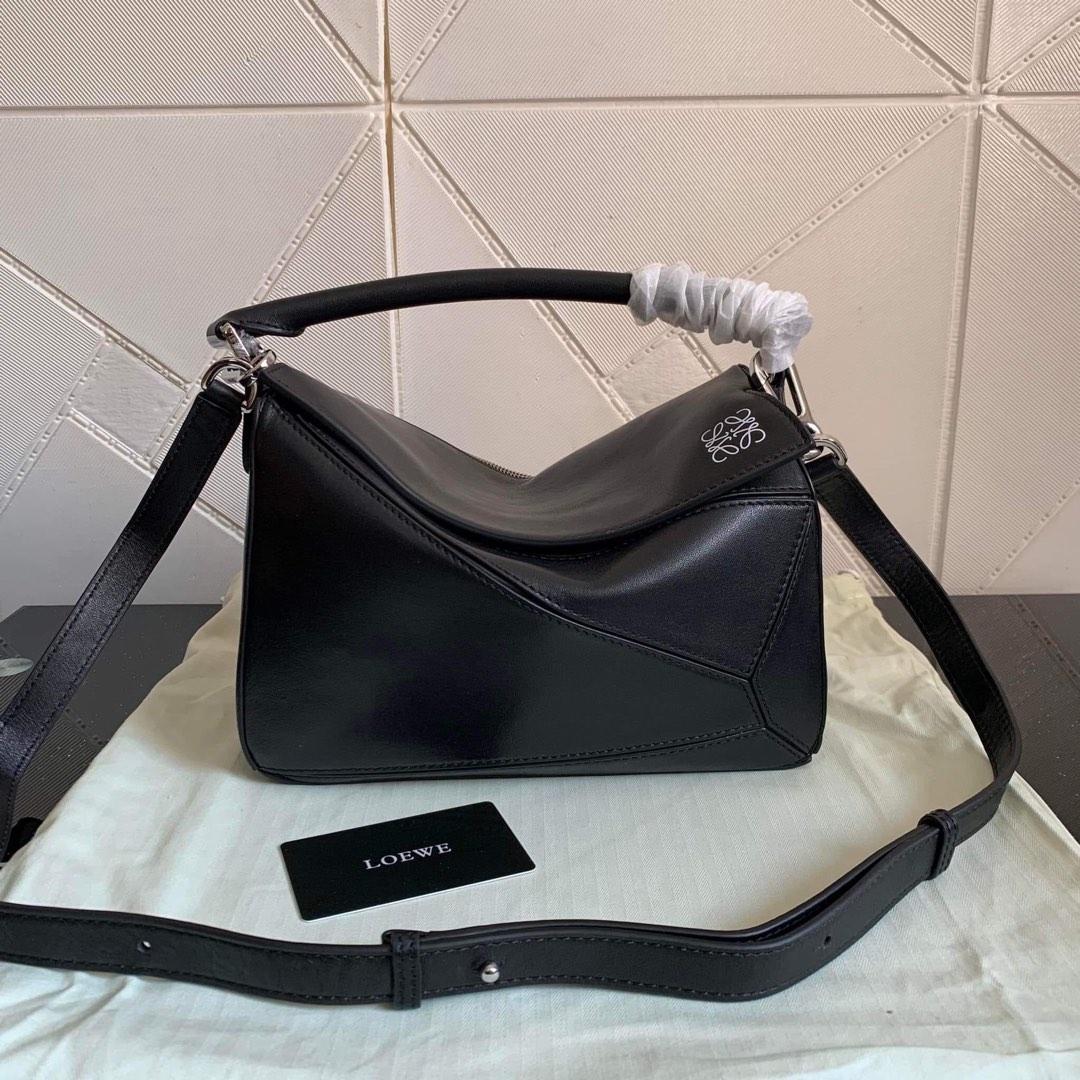 Loewe bag 2025 size