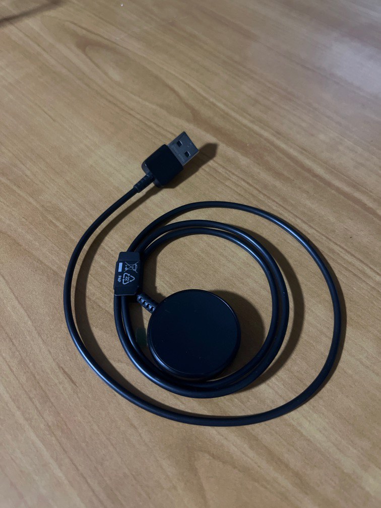 Samsung watch 4 charger, Mobile Phones & Gadgets, Wearables & Smart