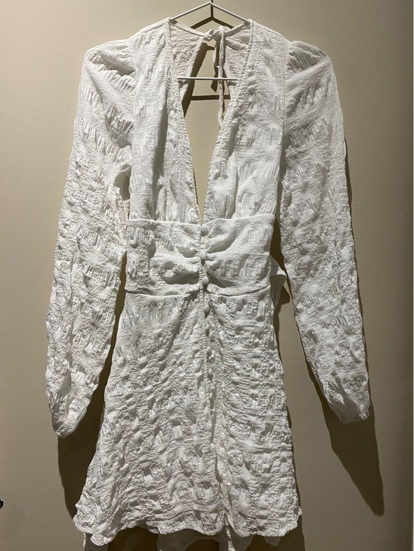 Showpo long sleeve open back mini dress , Women's Fashion, Dresses & Sets,  Dresses on Carousell