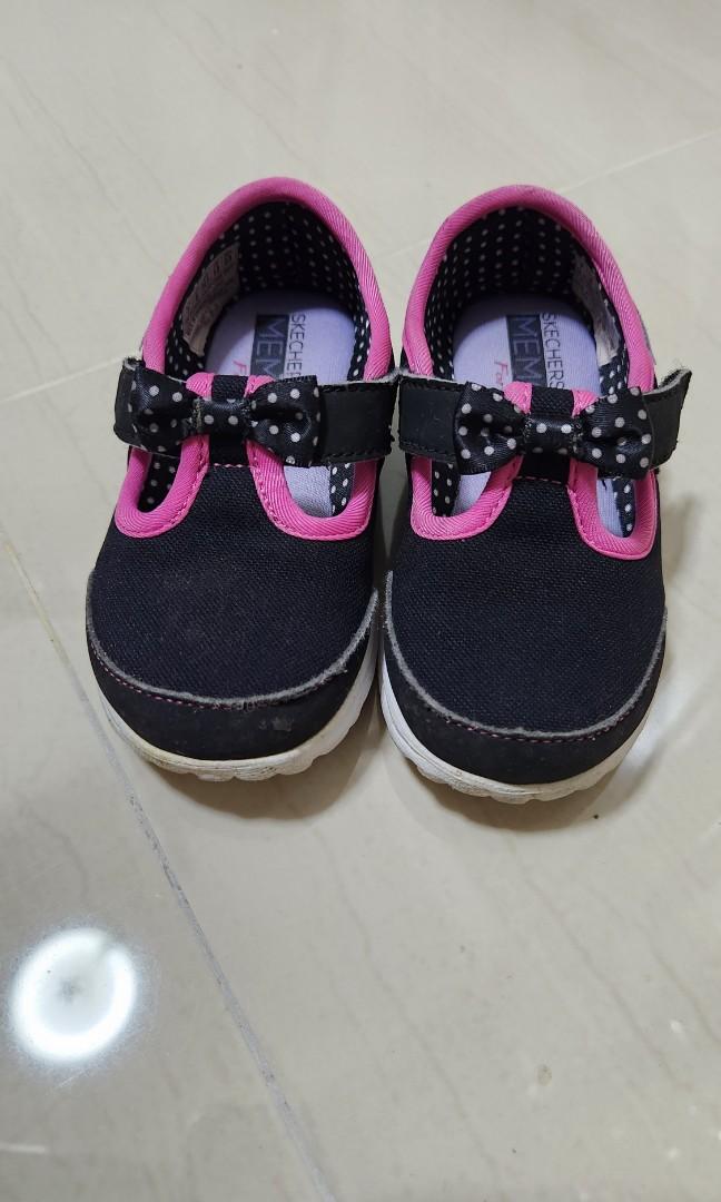 Children's skechers hotsell memory foam