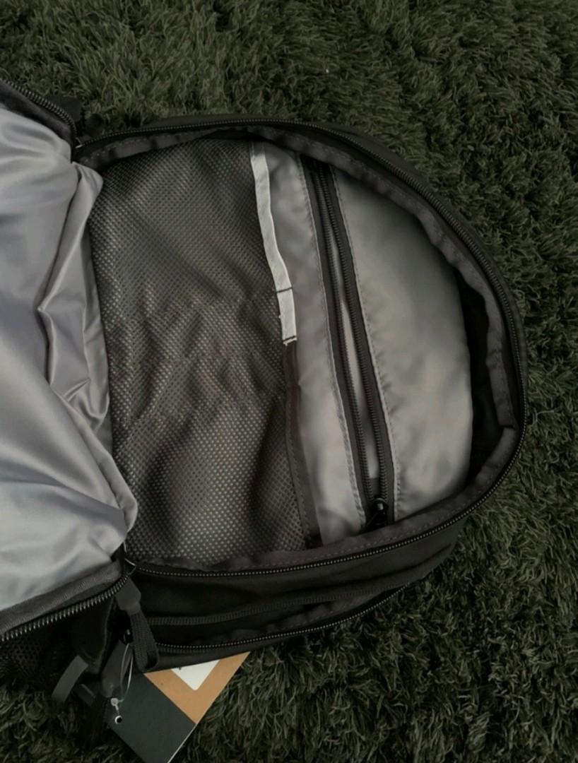 The North Face Jetstar TNF Black, Men's Fashion, Bags, Backpacks on