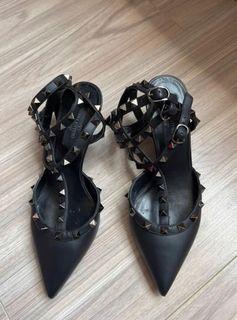 Valentino black rock stud shoes黑色經典高跟鞋