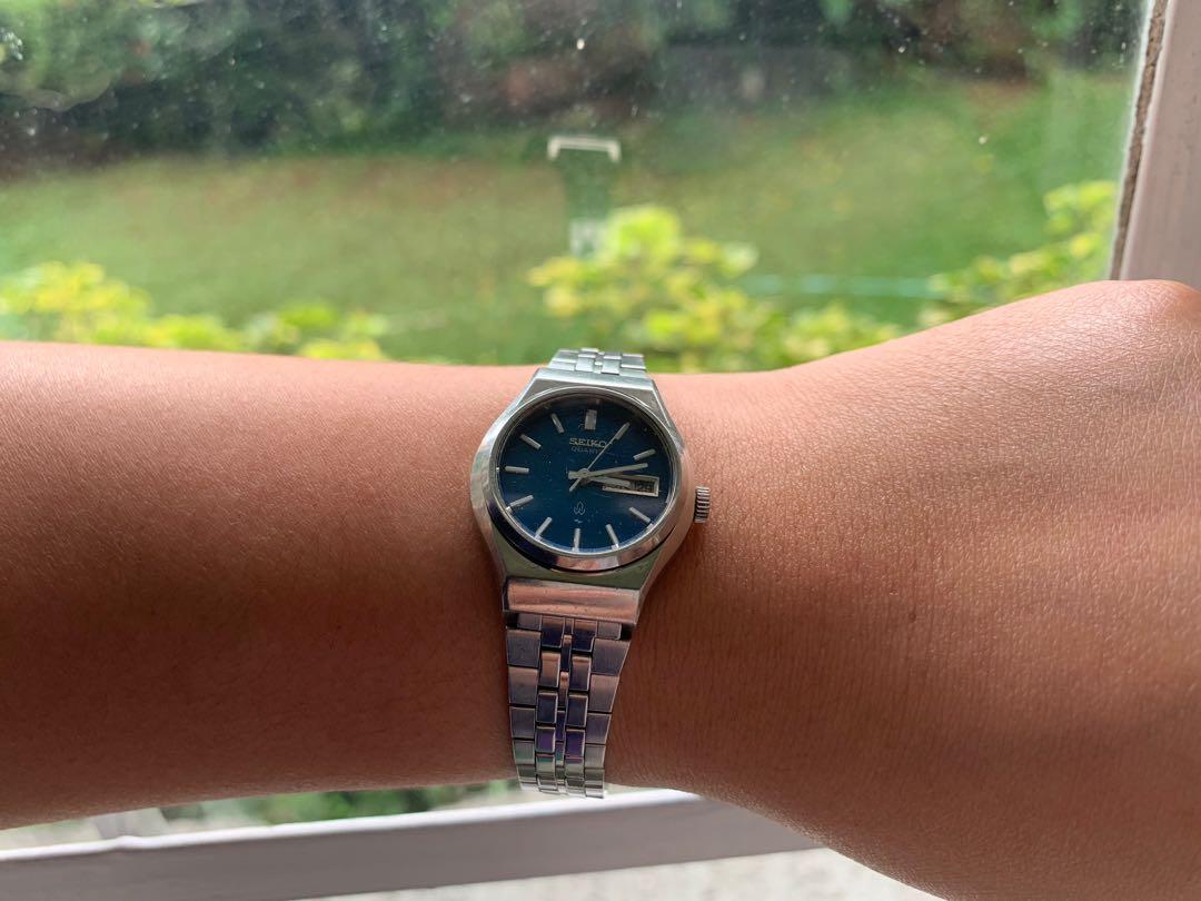 Vintage Seiko Quartz 1970's Blue Dial 26mm, Women's Fashion