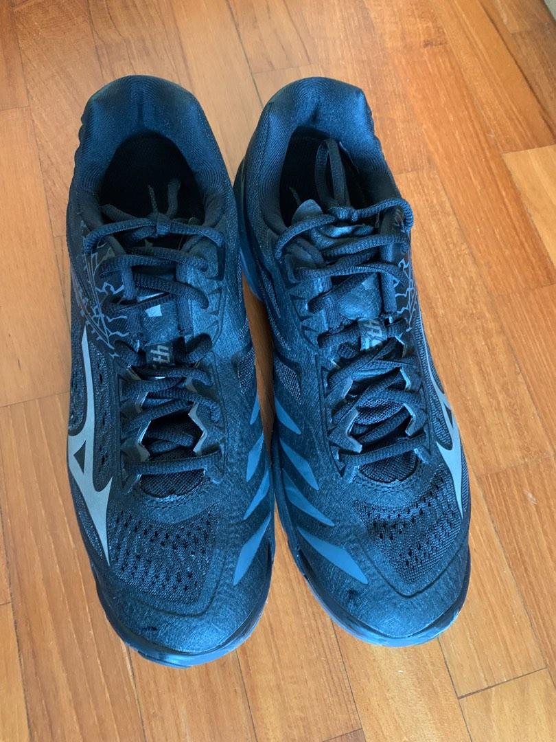 Mizuno Volleyball shoes, Women's Fashion, Footwear, Sneakers on Carousell