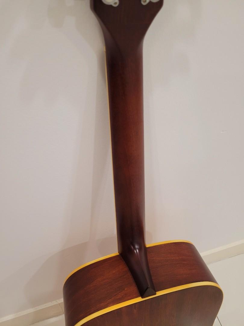 Washburn D8 Acoustic Guitar, Hobbies & Toys, Music & Media, Musical