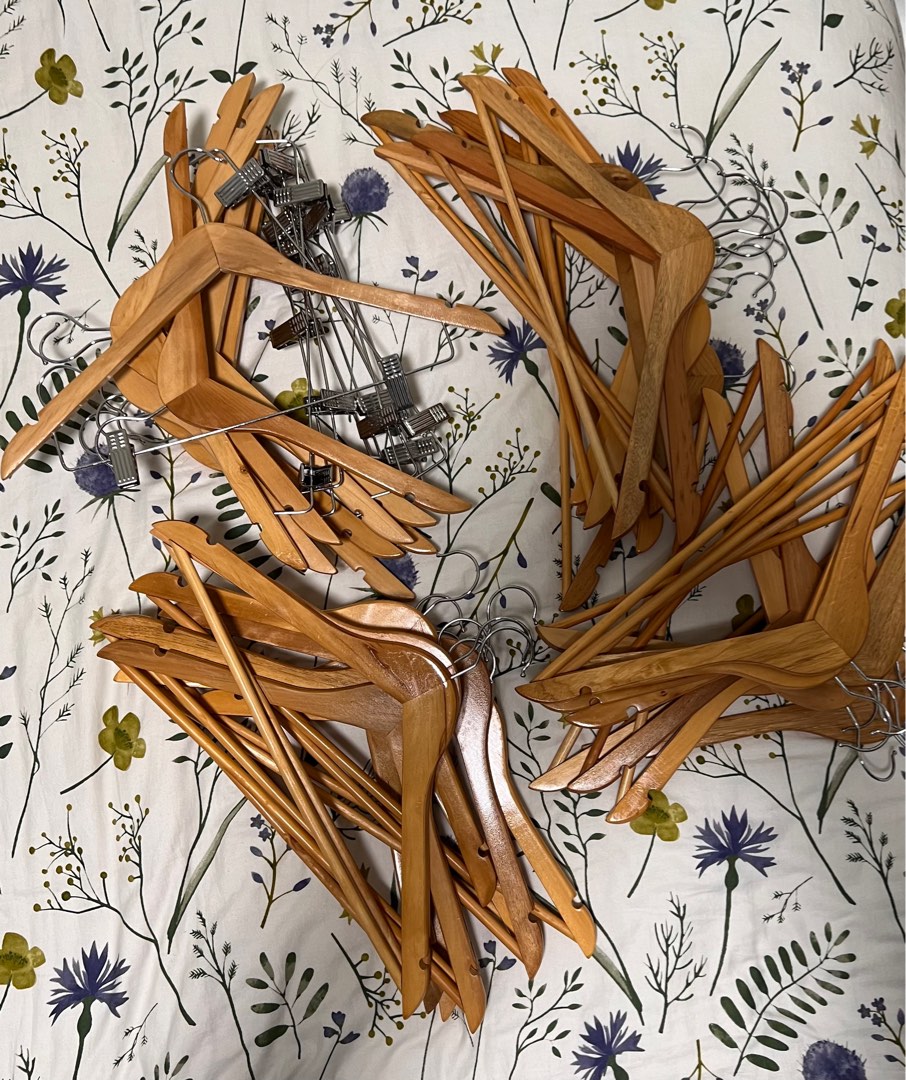 Wooden Hangers, Furniture & Home Living, Home Improvement & Organisation, Hooks & Hangers on