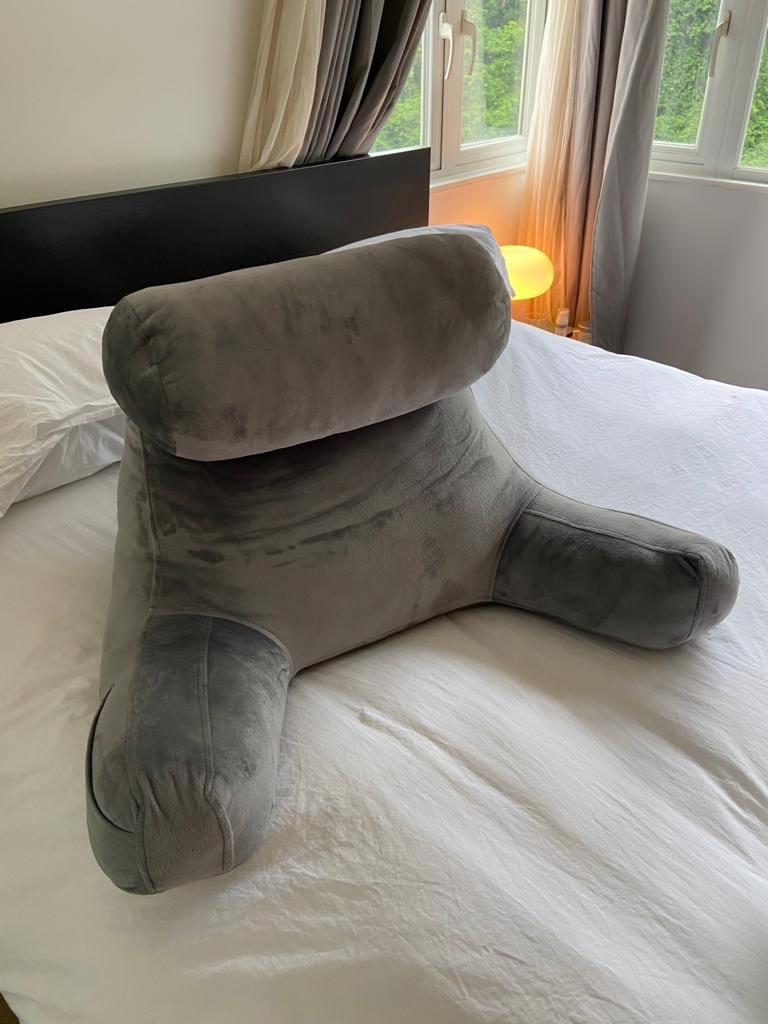 Zoemo bed hot sale rest reading pillow