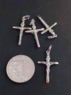 18K Saudi White Gold Cross Pendant
