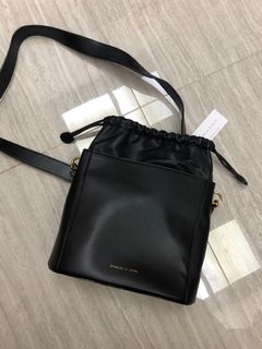 （分類：）位於 。 由 j_pennn 提交（商品編號 1182625759，圖片 1）。簡介： 。
