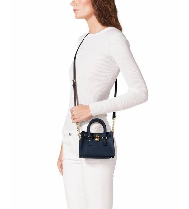 全新 Michael Kors Hamilton Mini Messenger Bag 防刮皮革迷你斜背包, 她的時尚, 包包、錢包, 錢包