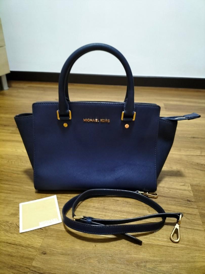 Authentic Michael Kors Selma Medium Leather Bag Navy Blue Women s Fashion Bags Wallets Cross body Bags on Carousell