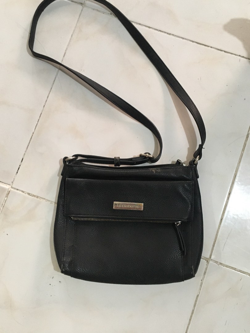 Black US Cheap Cross Body bag, Women's Fashion, Bags & Wallets