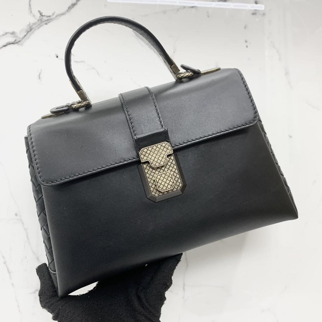 Bottega Veneta NODINI ( crossbody Bag) - Authentic, Luxury, Bags & Wallets  on Carousell