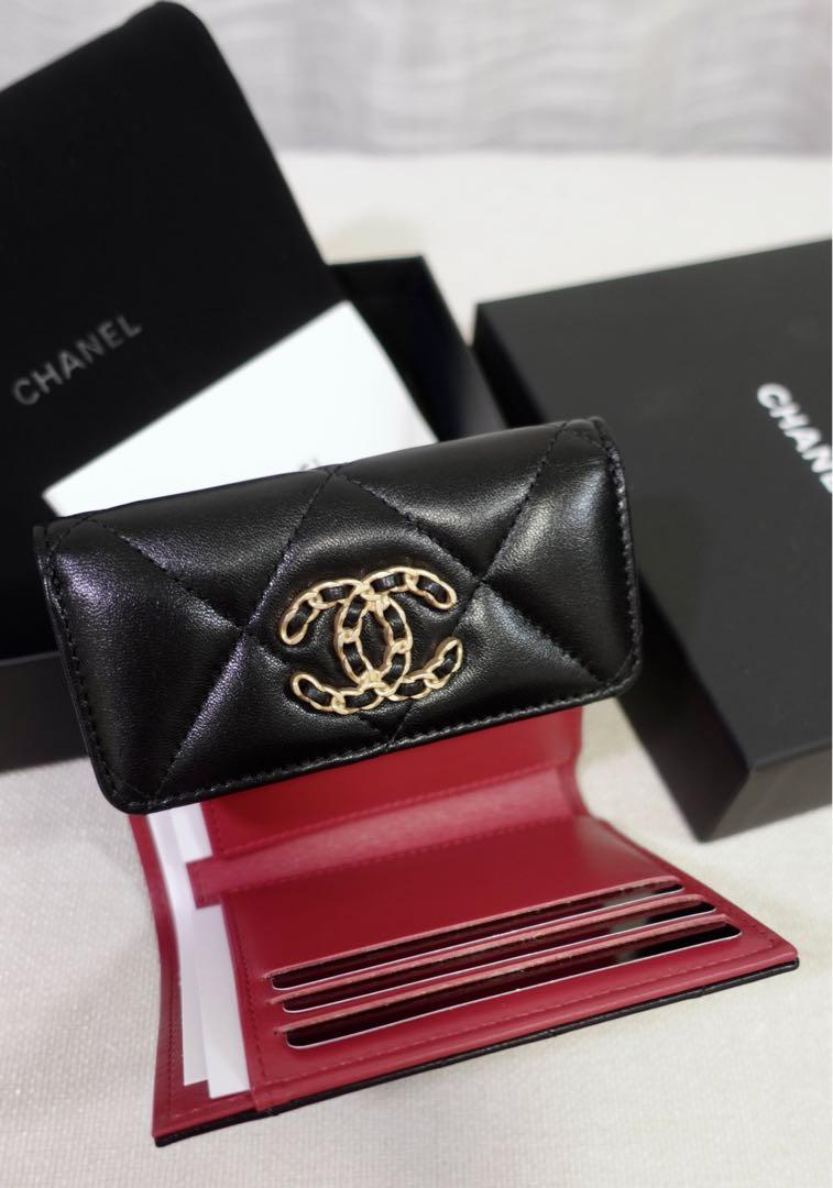 Brand new Chanel 19 Small Flap Wallet, 名牌, 手袋及銀包- Carousell