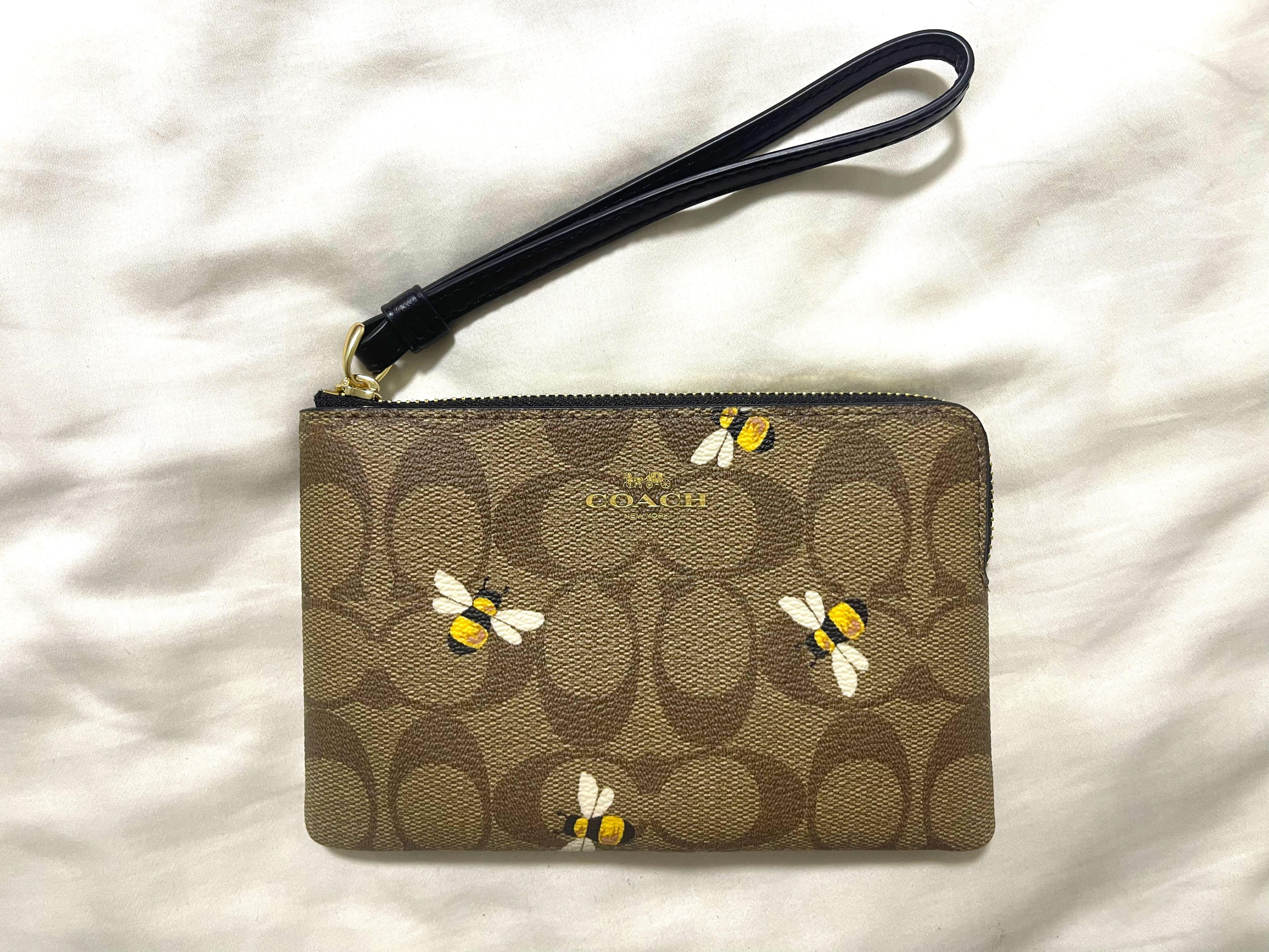 Coach bee wristlet new arrivals