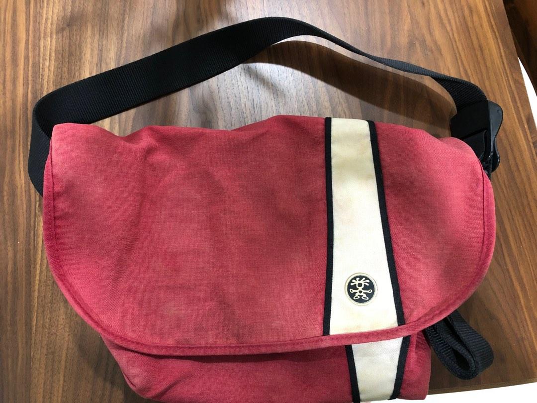 Crumpler sling best sale bag singapore