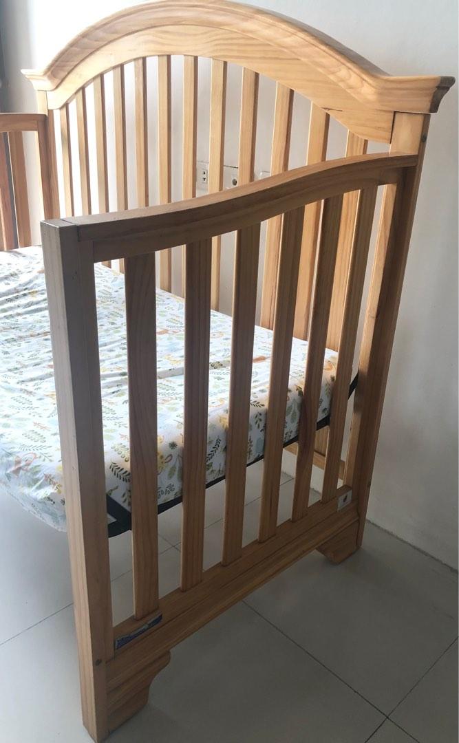 Cuddlebug Riverside 4in1 Crib, Babies & Kids, Baby Nursery & Kids