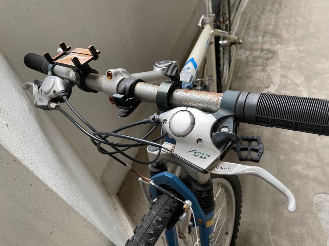 Diamondback Mountain Bike (includes mobile phone holder, bell, and