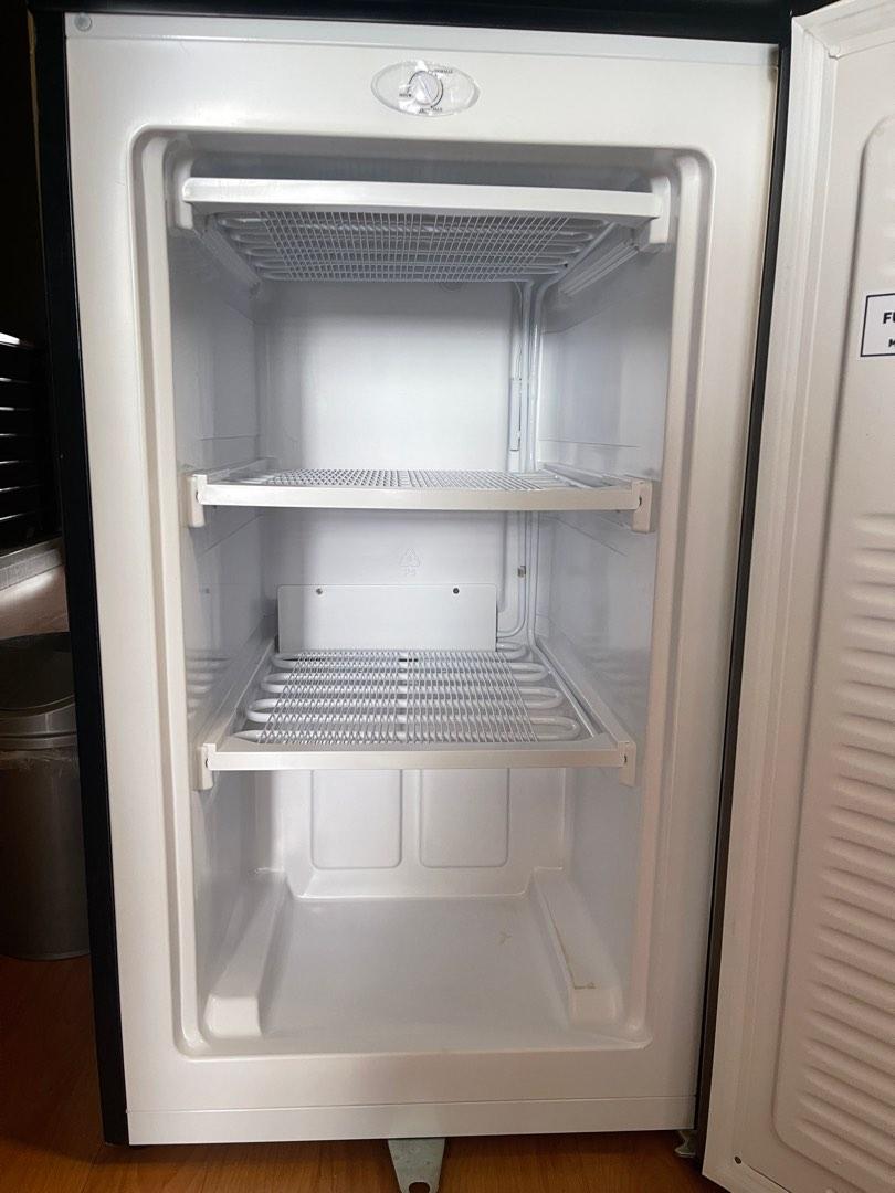 Fujidenzo 3.5 cu ft Upright Freezer, TV & Home Appliances, Kitchen