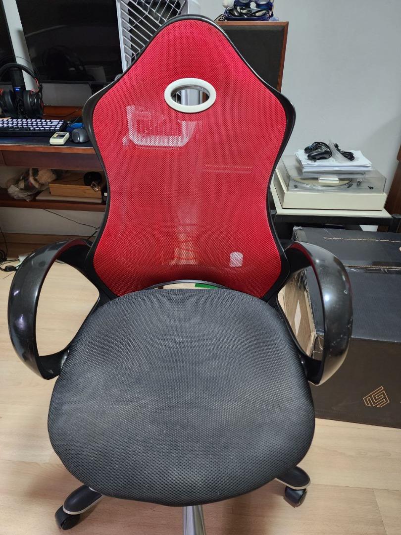 Gaming Chair, Furniture & Home Living, Furniture, Chairs on Carousell