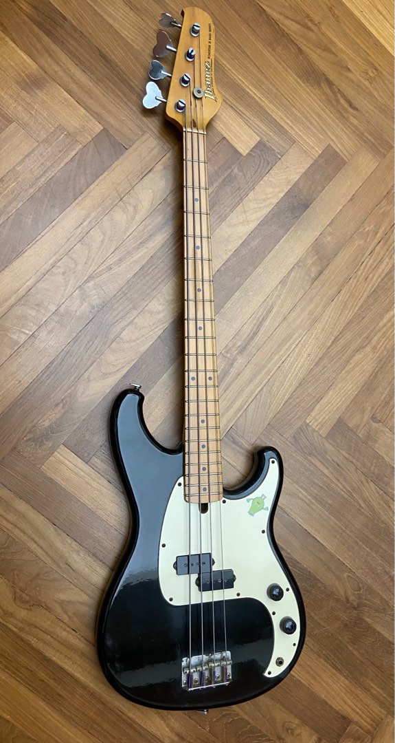 Roadstar bass outlet