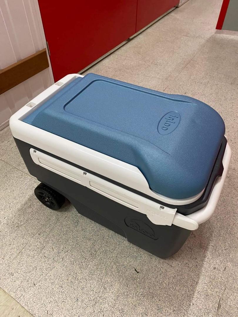 ICE BOX with wheels, Sports Equipment, Other Sports Equipment and