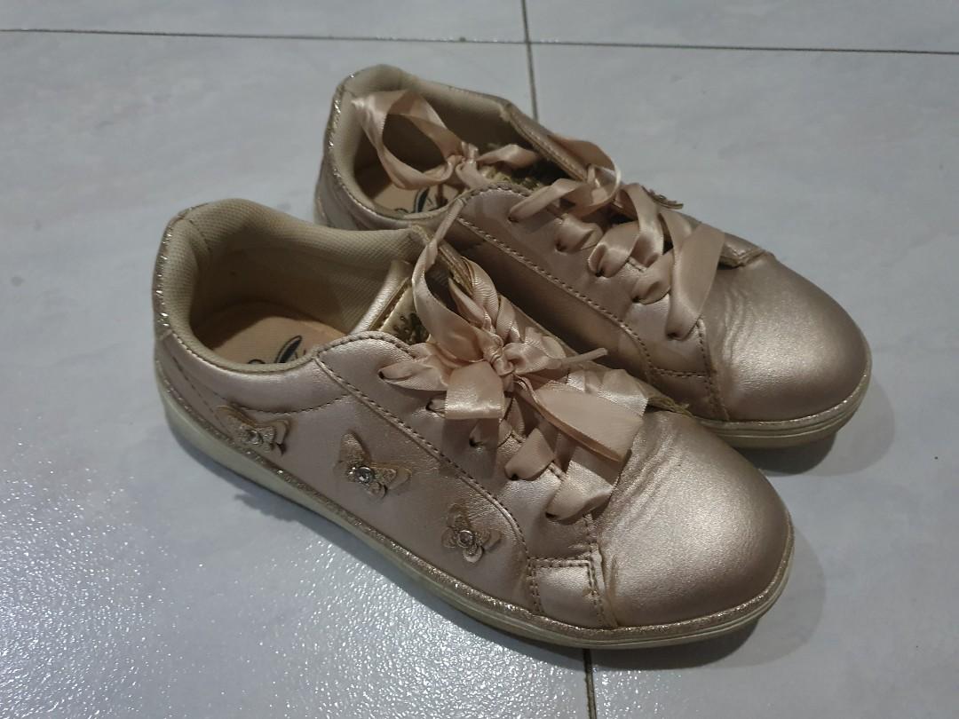 Choir shoes shop
