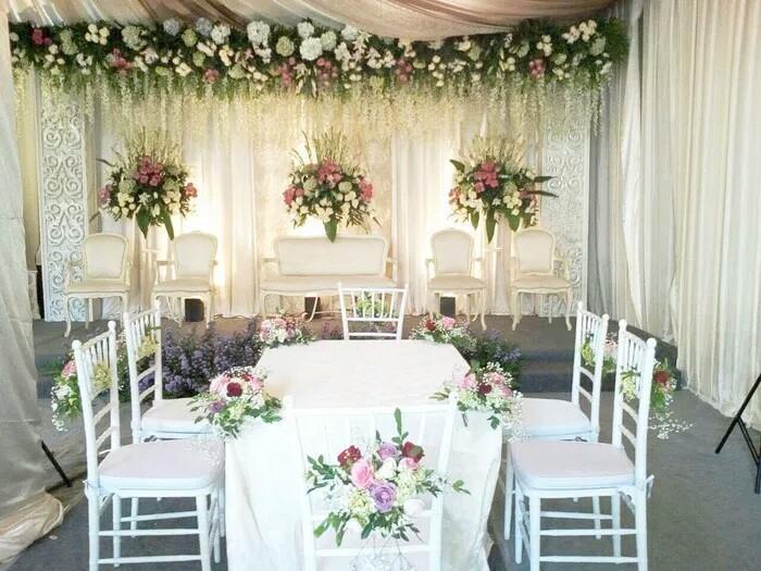 Kursi akad nikah tiffani Olivia napoleon silang dll Wedding Organizer pesta pernikahan, Perabotan Rumah di Carousell