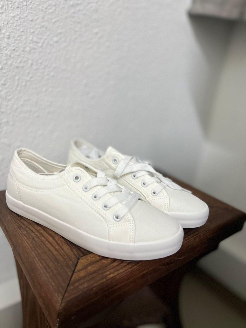 White best sale flat trainers
