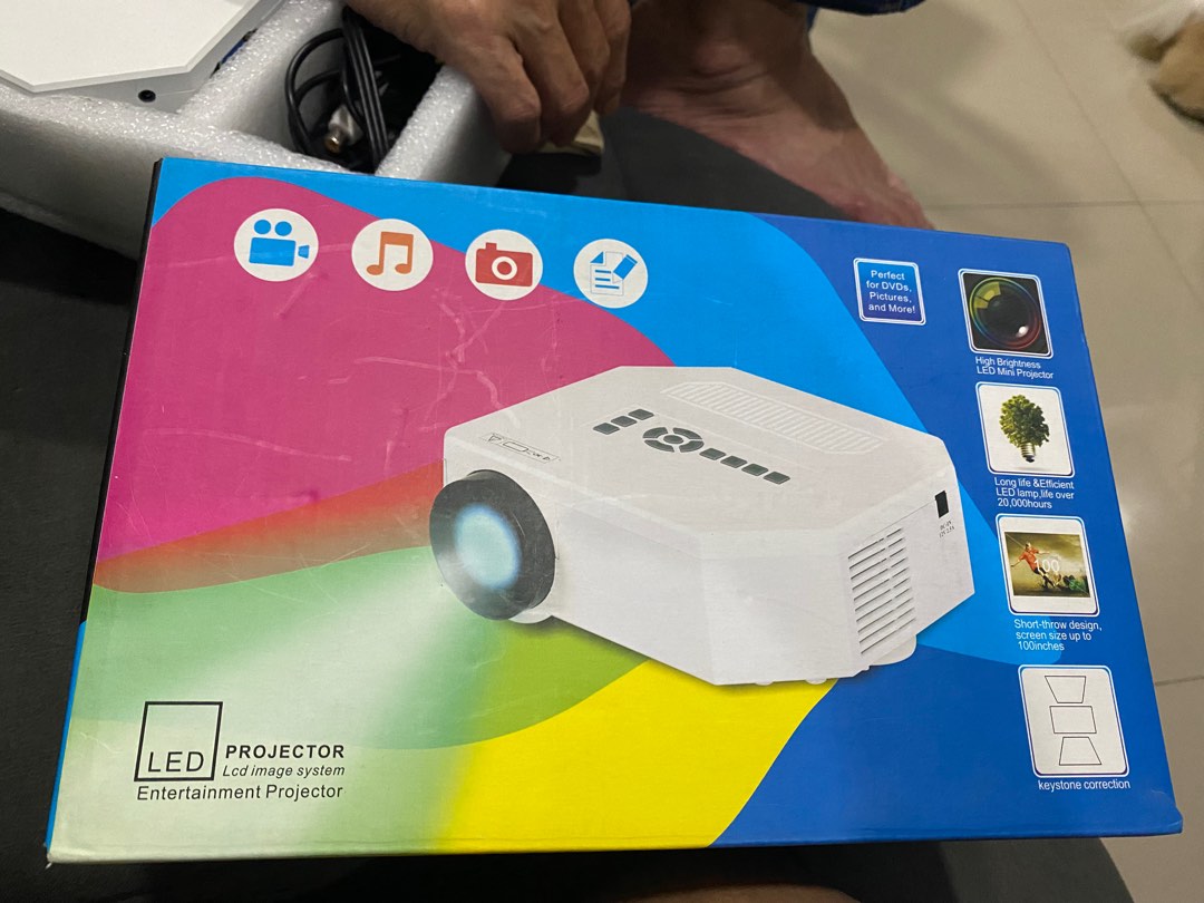 LED PROJECTOR, TV & Home Appliances, TV & Entertainment, Projectors on Carousell