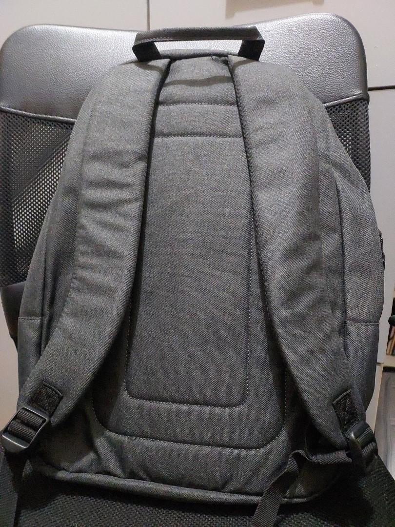 Lenovo laptop bag (Category: Laptop Bags & Sleeves) located in Taguig. Submitted by 01926 (Listing ID 1182605504, Image 2). Description: .