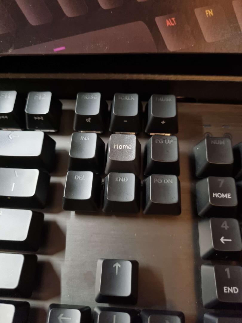 LOGITECH G512 (with 2 FREE sets of pudding keycaps), Computers & Tech