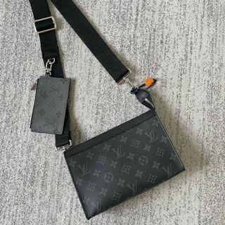 Damier Graphite Pixel Pochette Voyage MM Blue, Men's Fashion, Bags, Belt  bags, Clutches and Pouches on Carousell