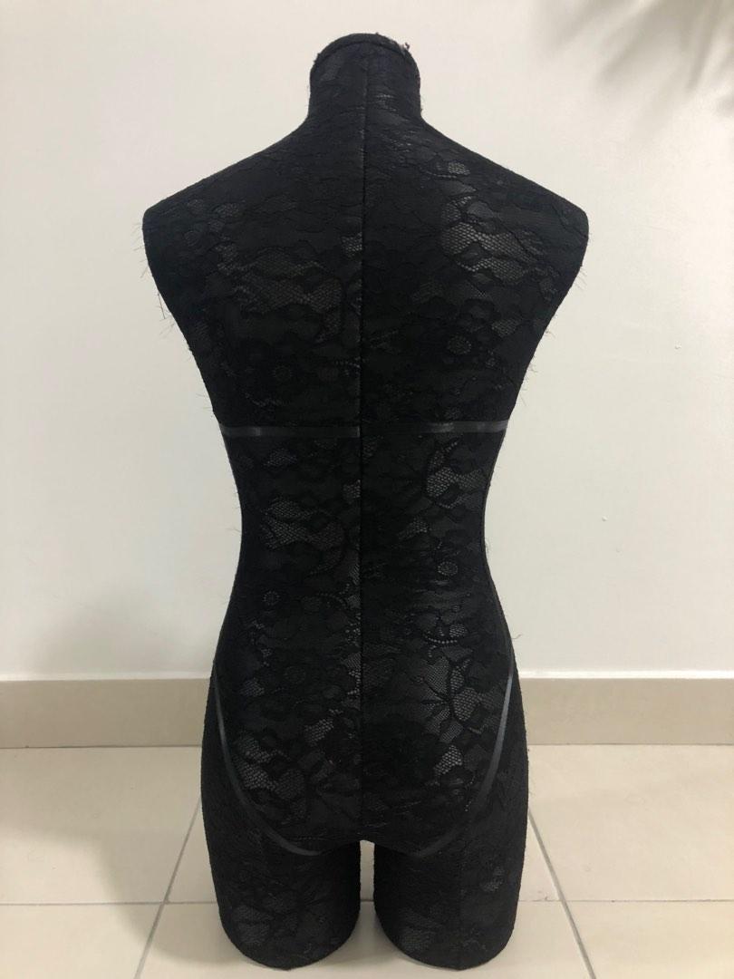 Mannequin/form (Victoria’s Secret 100 original mannequin made from