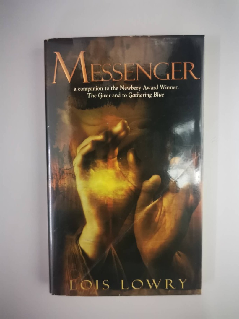 Messenger By Lois Lowry Hobbies And Toys Books And Magazines Fiction And Non Fiction On Carousell 